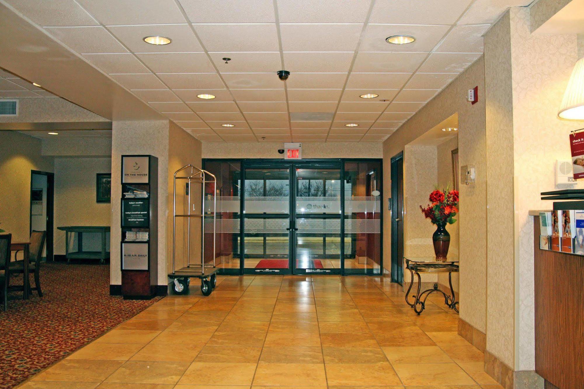 Hampton Inn Houma Beltér fotó